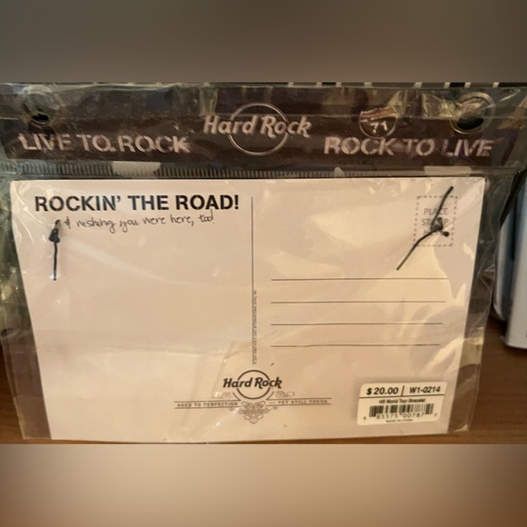 NWT collectible Hard Rock London charm bracelet. So cute 🇬🇧🇬🇧🇬🇧 - Picture 4 of 4